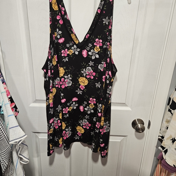 torrid Tops - Torrid Black Floral Tank Top
